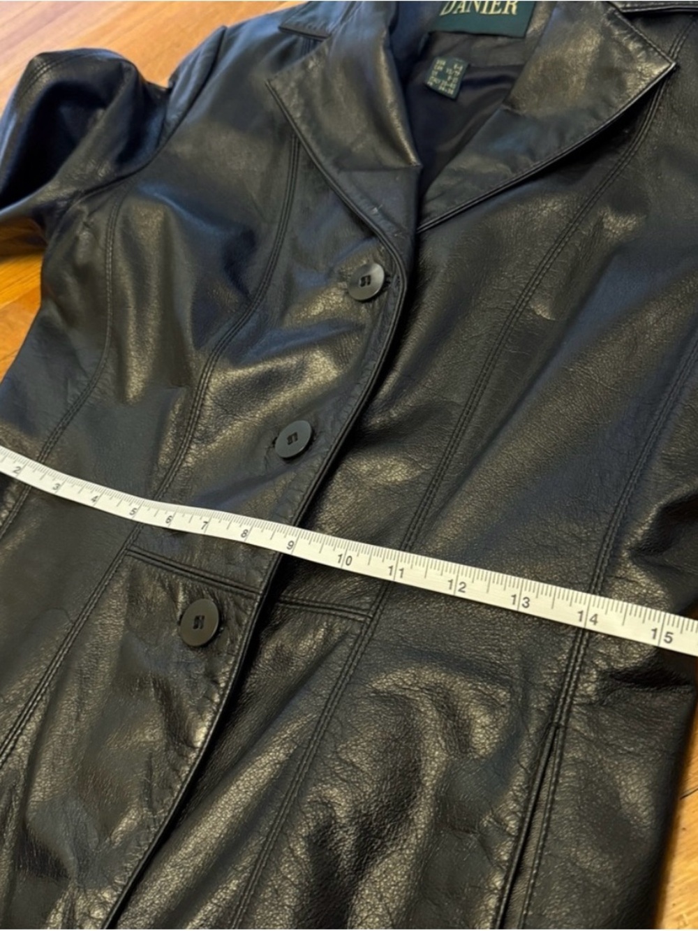 Danier Leather Button-Front Jacket - Picture 4 of 10